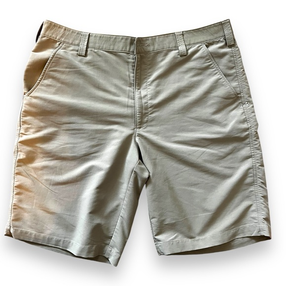 Under Armour Other - Under Armour Mens UA Leaderboard Golf Shorts Mid Rise Flat Front Tan Size 36
